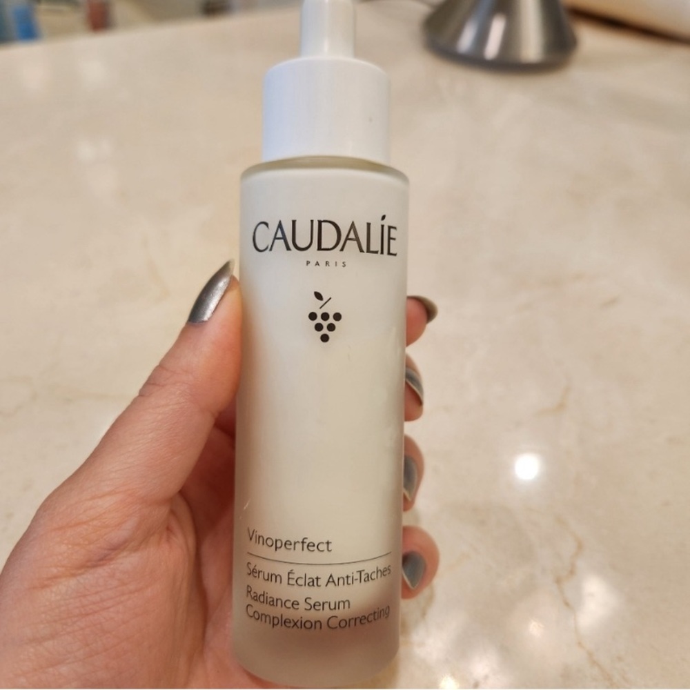 Caudalie Vinoperfect Radiance Serum Complexion Correcting and Resveratrol Lift